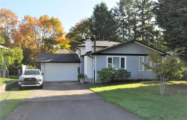 3235 Keats St, Saanich BC V8P 4B1 — Sold in Saanich