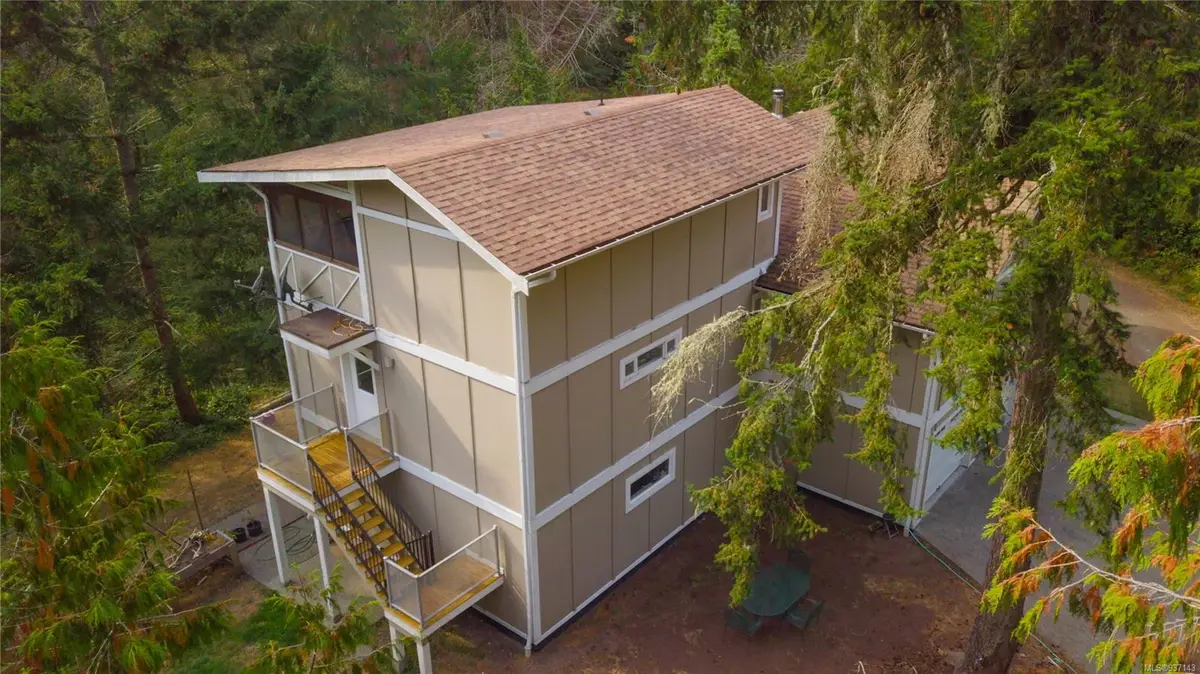 9891 Spalding Rd, Pender Island BC V0N 2M3