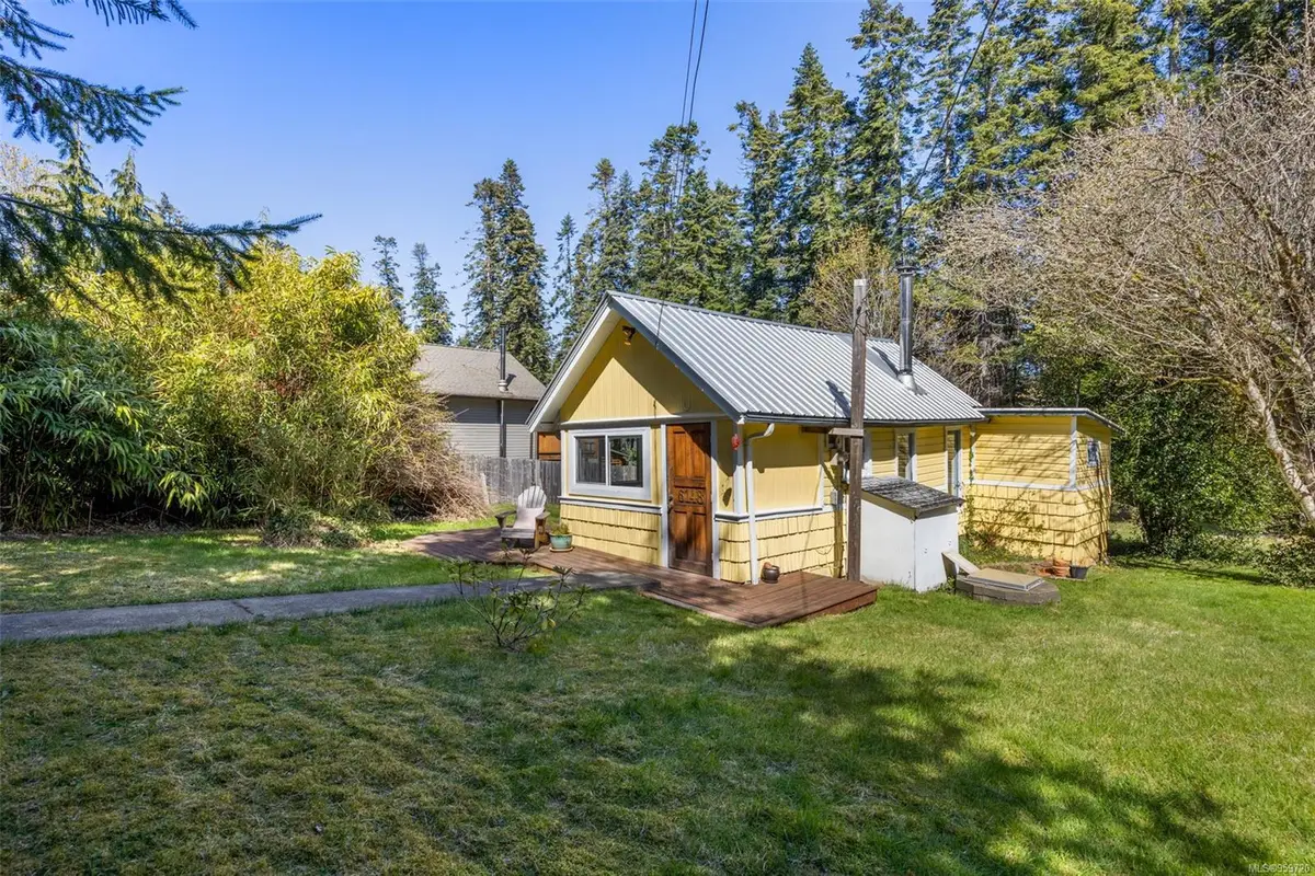 6148 Aldergrove Dr, Courtenay BC V9J 1V7
