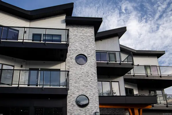 4474 Wellington Rd # 301, Nanaimo BC V9T 2H3 - 2 bed, 1 bath in Nanaimo