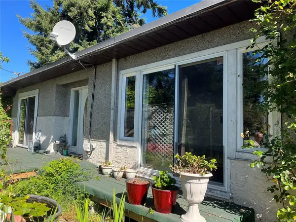 2130 Estevan Rd, Nanaimo BC V9S 3Z4 - 4 bed, 2 bath in Nanaimo