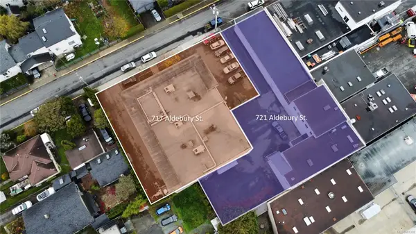 717 Aldebury St, Esquimalt BC V9A 4V2