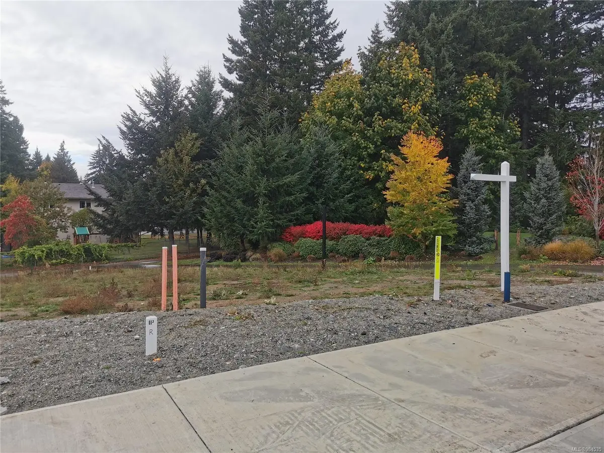 7 Leam Rd, Nanaimo BC V9T 3N7