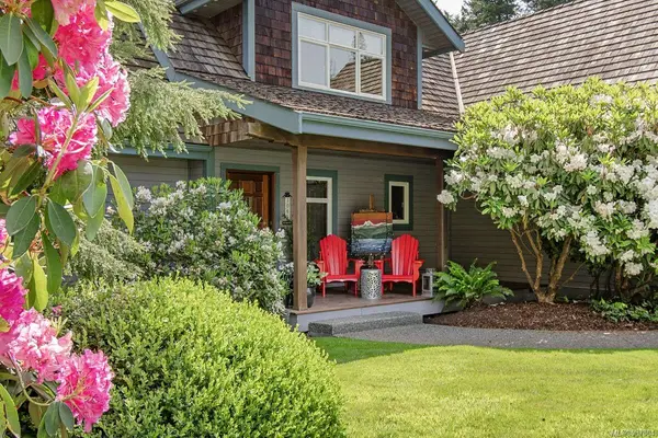 3065 Martin Rd, Campbell River BC V9W 1M4 - 4 bed, 4 bath in Campbell River