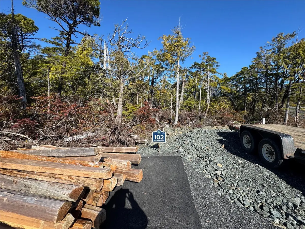 Lot 102 Sitka Pl, Ucluelet BC V0R 3A0