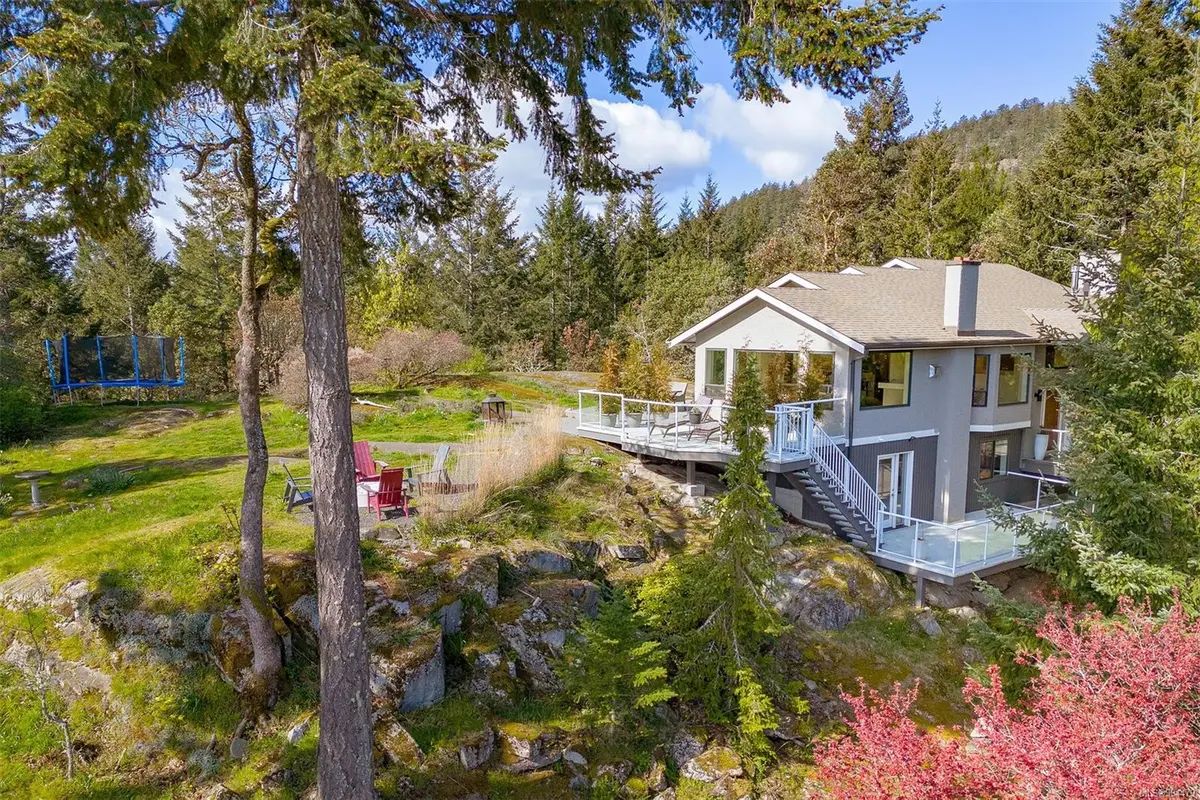 8518 Tribune Terr, North Saanich BC V8L 5B7