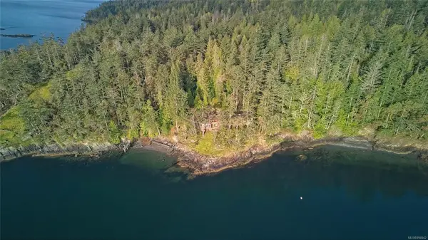 284 Holmes Rd, Salt Spring BC V8K 1T6