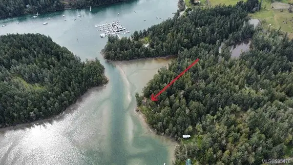 79 Brown Rd, Thetis Island BC V0R 2Y0 - 3 bed, 3 bath in Thetis Island