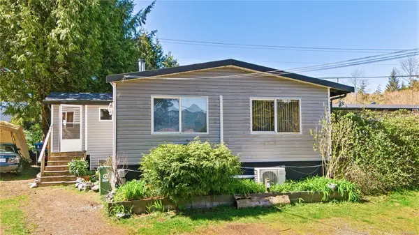 288 Albion Cres, Ucluelet BC V0R 3A0 - 4 bed, 3 bath in Ucluelet