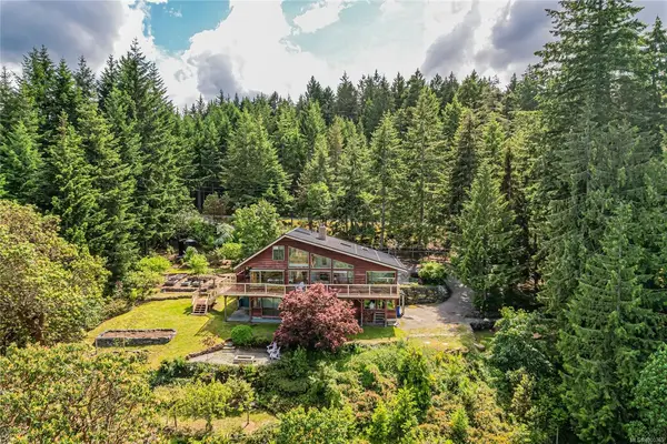 200 Wilkie Way, Salt Spring BC V8K 2J4 - 5 bed, 3 bath in Salt Spring