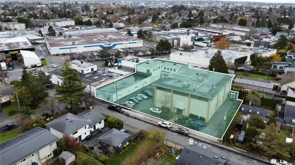 717 & 721 Aldebury St, Esquimalt BC V9A 5T2