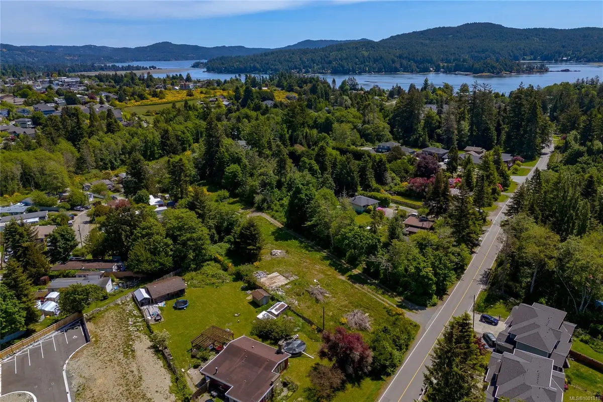 2033 Maple Ave, Sooke BC V9Z 0N8