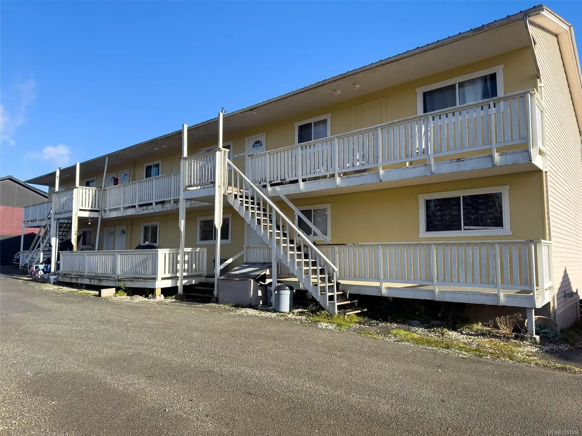 461 Coal Harbour Rd, Coal Harbour BC V0N 1K0