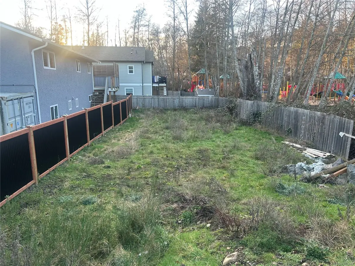 6868 Beaton Dr, Sooke BC V9Z 0L8