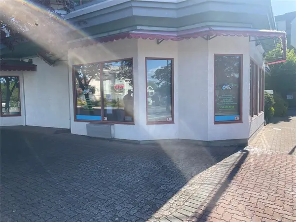 9711 Fifth St # A, Sidney BC V8L 3E7