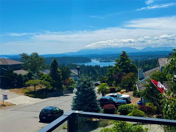 3702 Glen Oaks Dr, Nanaimo BC V9V 1N9 - 5 bed, 4 bath in Nanaimo