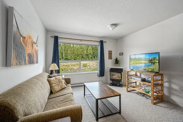 1105 Henry Rd # 209, Courtenay BC V9J 1L0 - 1 bed, 1 bath in Courtenay