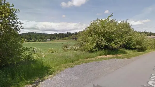 4142 Gillie Rd, Saanich BC V9E 2C7