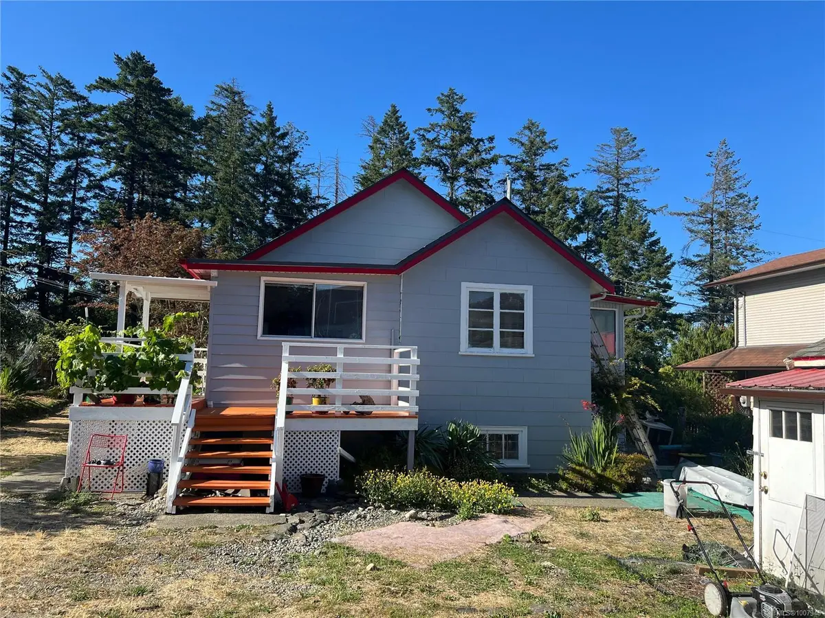 1558 Chaplin St, Crofton BC V0R 1R0