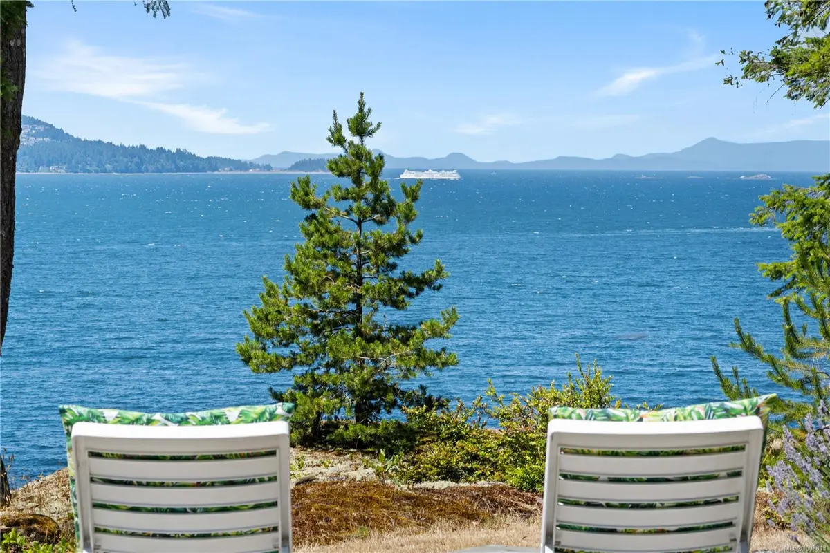879 Canso Rd, Gabriola Island BC V0R 1X2