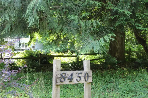 8450 Berray Rd, Fanny Bay BC V0R 1W0 - 3 bed, 1.0 bath in Fanny Bay