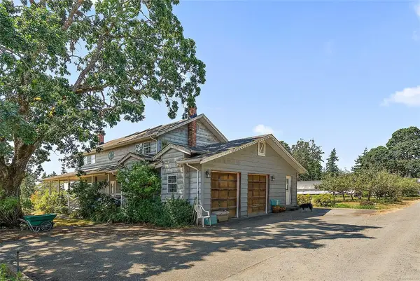 10650 West Saanich Rd, North Saanich BC V8L 5L6 - 5 bed, 5.0 bath in North Saanich