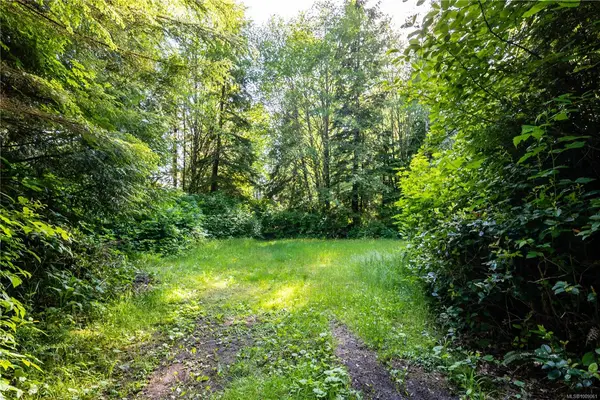 1208 Lynn Rd, Tofino BC V0R 2Z0