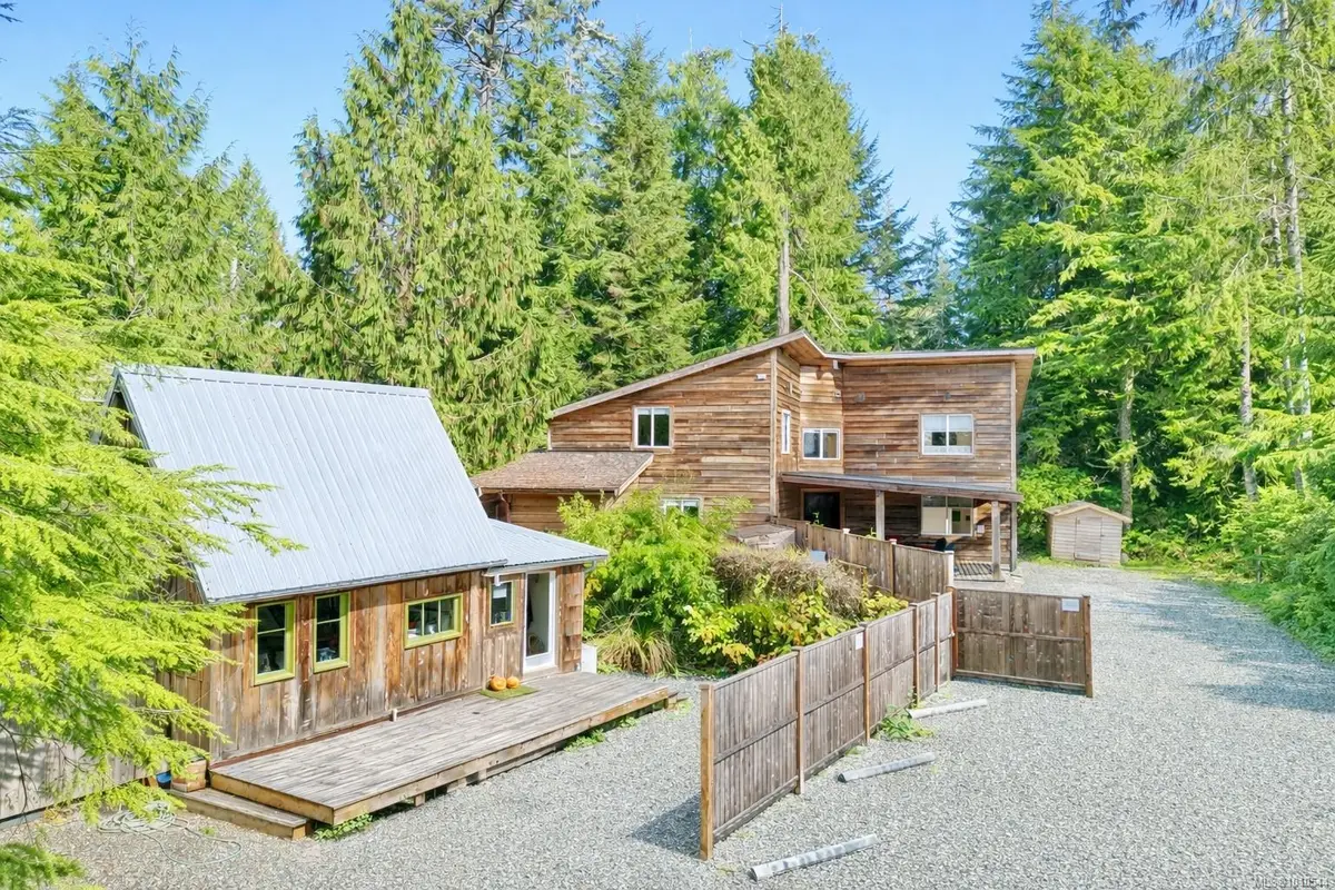 1316 Lynn Rd, Tofino BC V0R 2Z0