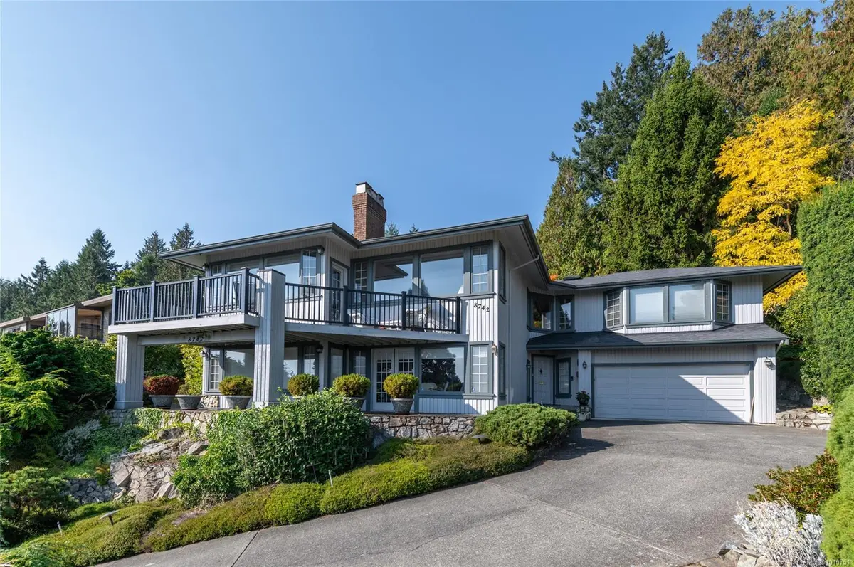 8742 Pender Park Dr, North Saanich BC V8L 3Z5