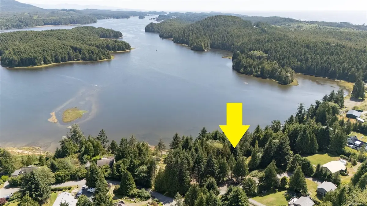 260 Karn Ave, Ucluelet BC V0R 3A0