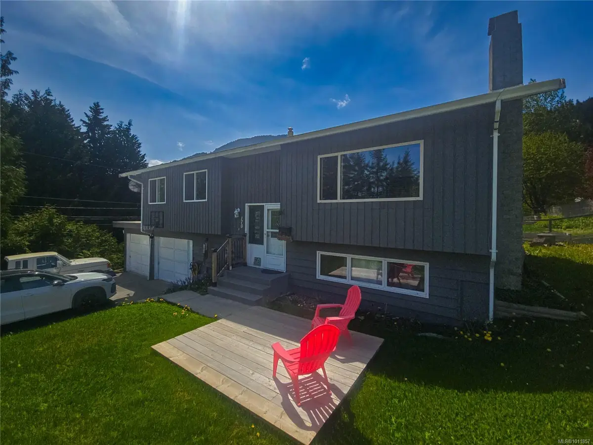 170 Seaview St, Sayward BC V0P 1R0