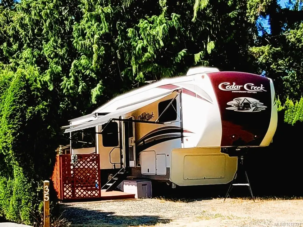 6050 Island Hwy W #35, Qualicum Beach BC V9K 2E1