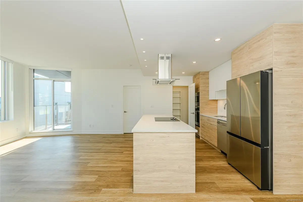 1628 Store St # 902, Victoria BC V8W 0H1