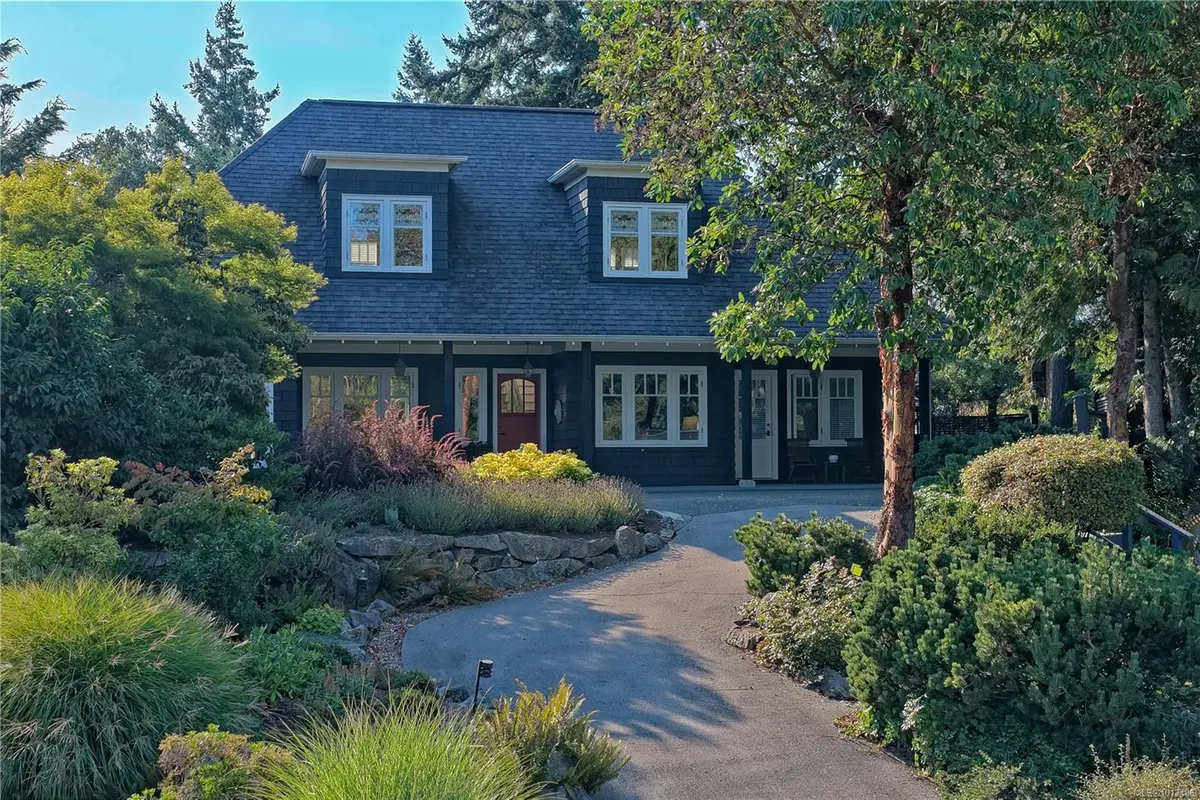 106 Village Terr, Salt Spring BC V8K 2X5