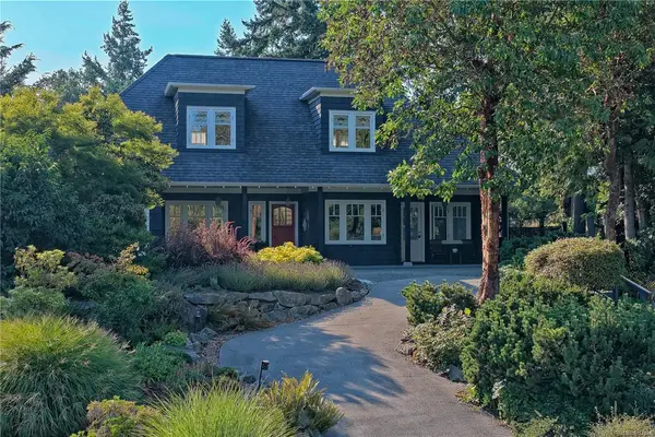 106 Village Terr, Salt Spring BC V8K 2X5 - 3 bed, 4.0 bath in Salt Spring