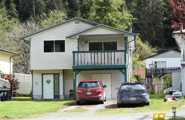 543 Maquinna Dr N, Tahsis BC V0P 1X0 - 4 bed, 2 bath in Tahsis