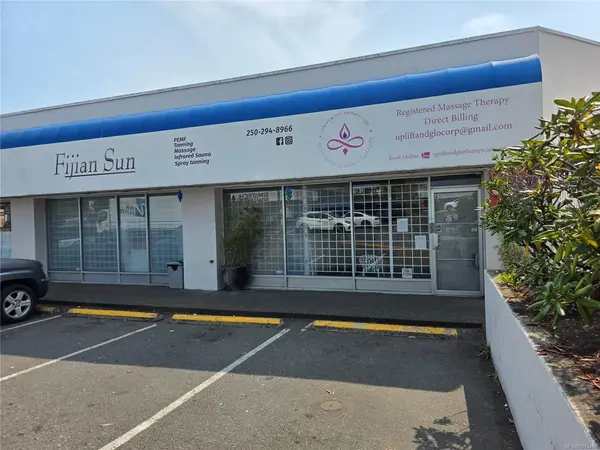 3388 Douglas St # B, Saanich BC V8Z 3L3