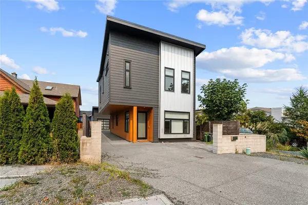 3341 Skinner Rd, Duncan BC V9L 4V4 - 3 bed, 3 bath in Duncan