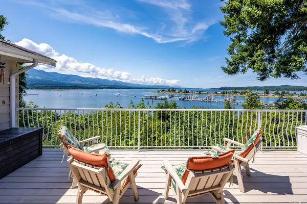 200 Crome Point Rd, Bowser BC V0R 1G0 - 5 bed, 5.0 bath in Bowser