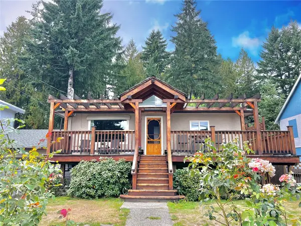 100 Boundary Rd, Lake Cowichan BC V0R 2G0 - 4 bed, 3 bath in Lake Cowichan