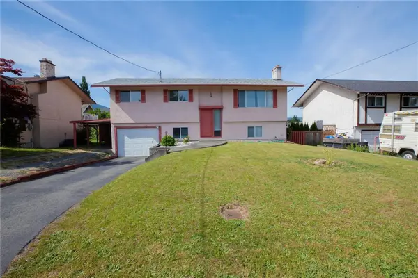 3125 Highfield Rd, Duncan BC V9L 4A6 - 4 bed, 2 bath in Duncan