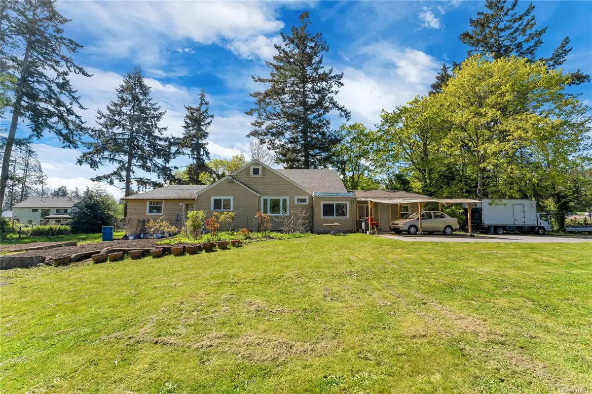 753 Sayward Rd, Saanich BC V8Y 1R3