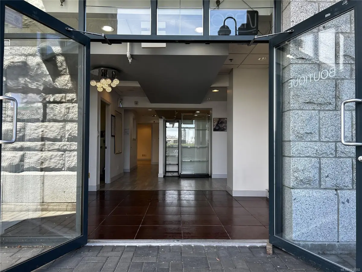 19 Dallas Rd # 102, Victoria BC V8V 5A6