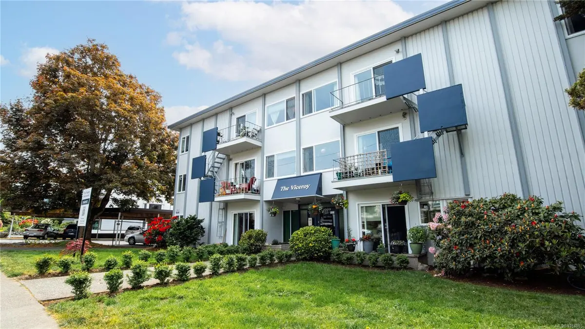 1009 Fairfield Rd, Victoria BC V8V 3A6