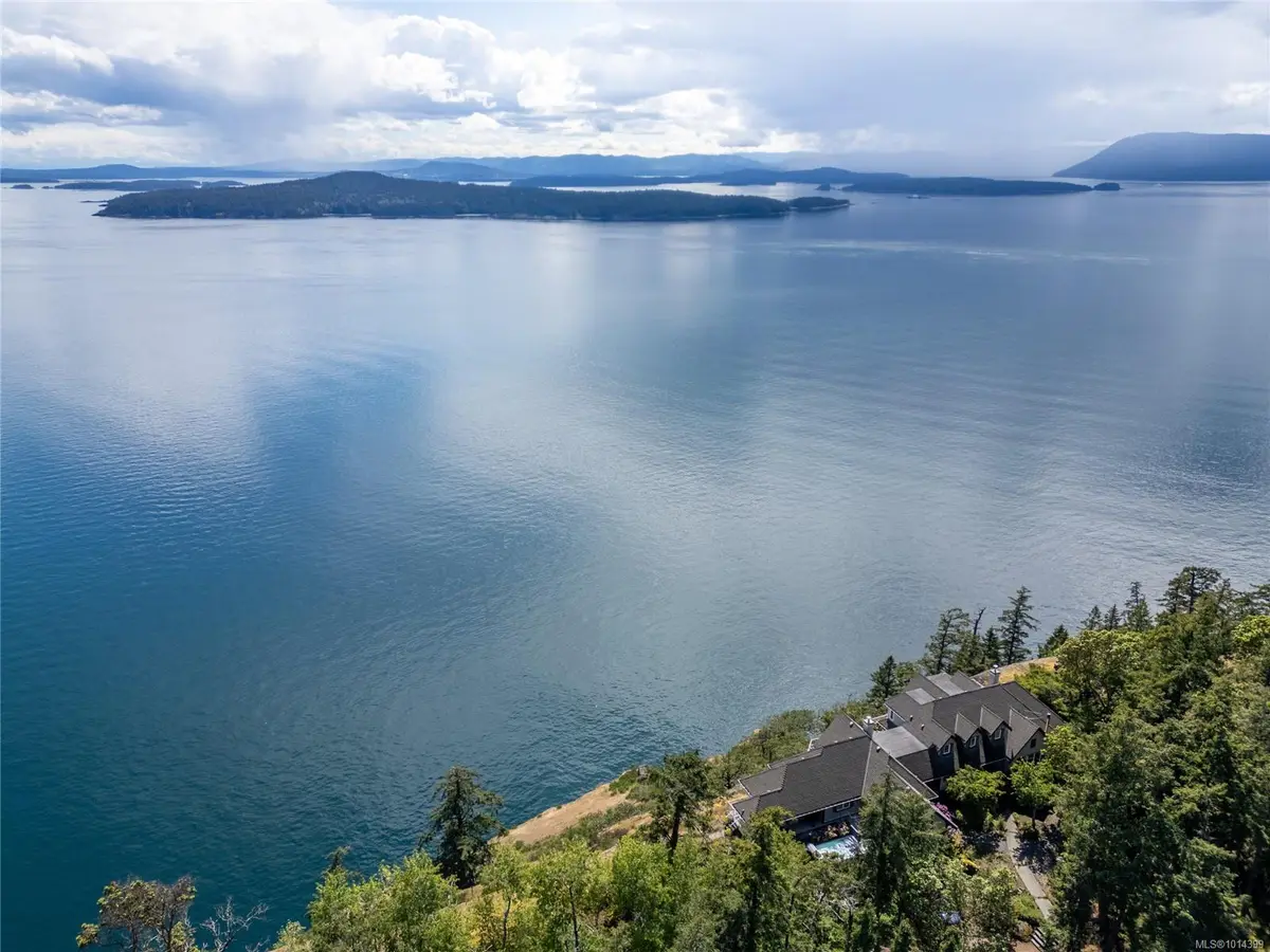 5919 Pirates Rd, Pender Island BC V0N 2M2