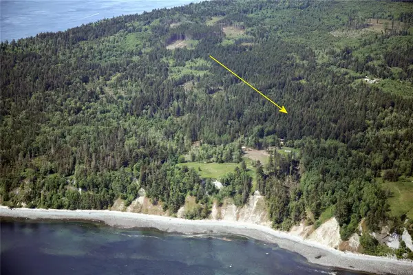 129 Joyce Rd, Quadra Island BC V0P 1N0