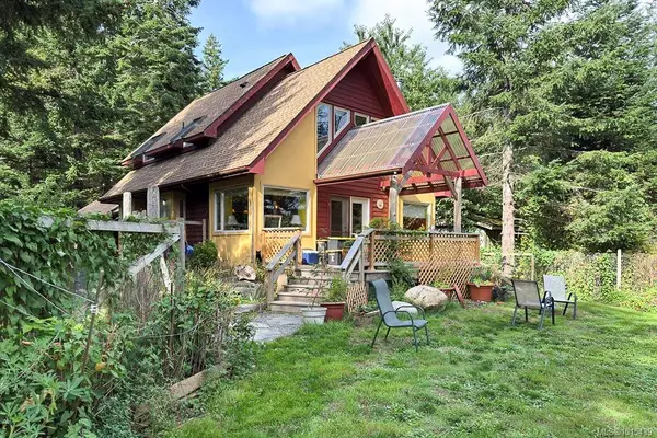 178 Quadra Loop, Quadra Island BC V0P 1N0 - 4 bed, 3.0 bath in Quadra Island