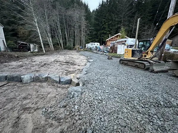 400 Macmillan Dr, Sayward BC V0P 1R0