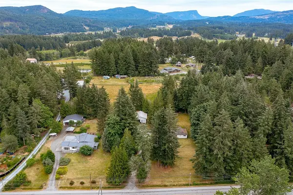7155 &B7155 Bell McKInnon Rd, Duncan BC V9L 6B5 - 5 bed, 4 bath in Duncan