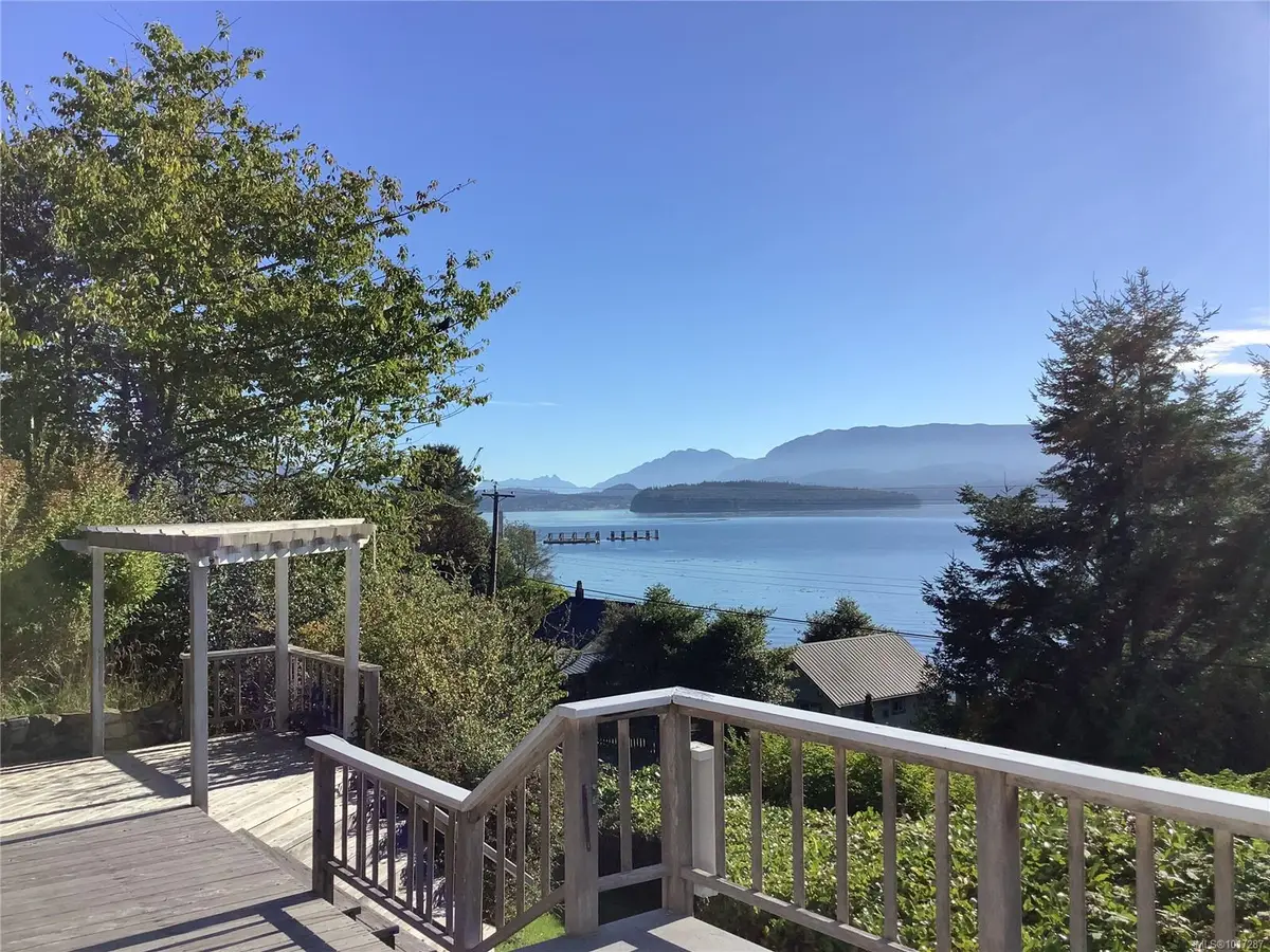 110 10th Ave, Sointula BC V0N 3E0 — Pending Sale in Sointula